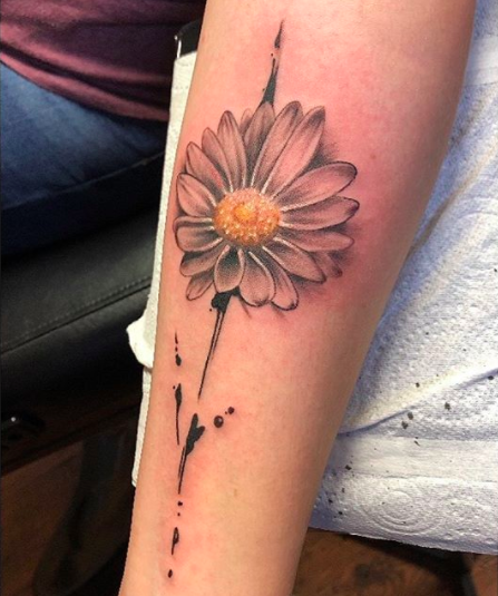 A daisy of tattoo 50 Cheerful