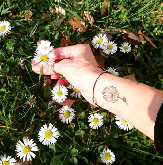 Daisy chain tattoo ... | Daisy chain tattoo, Daisy tattoo designs, Anklet  tattoos