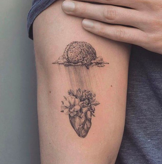 17 Best Creative Tattoo Ideas for Men - ZestVine - 2023 | Tatuagens  aleatórias, Tatuagem pequena masculina, Tatuagem alienígena