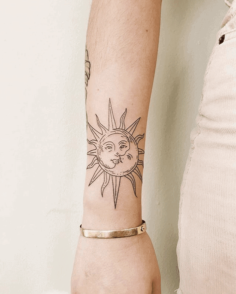 Moon Tattoo You Ve Always Wanted Crescent Full Moon Phases More 21 Guide Tattoo Stylist