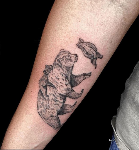 Momma bear with baby bears. Thanks Jen @ Saffire Fox Tattoo, Troy, IL : r/ tattoos