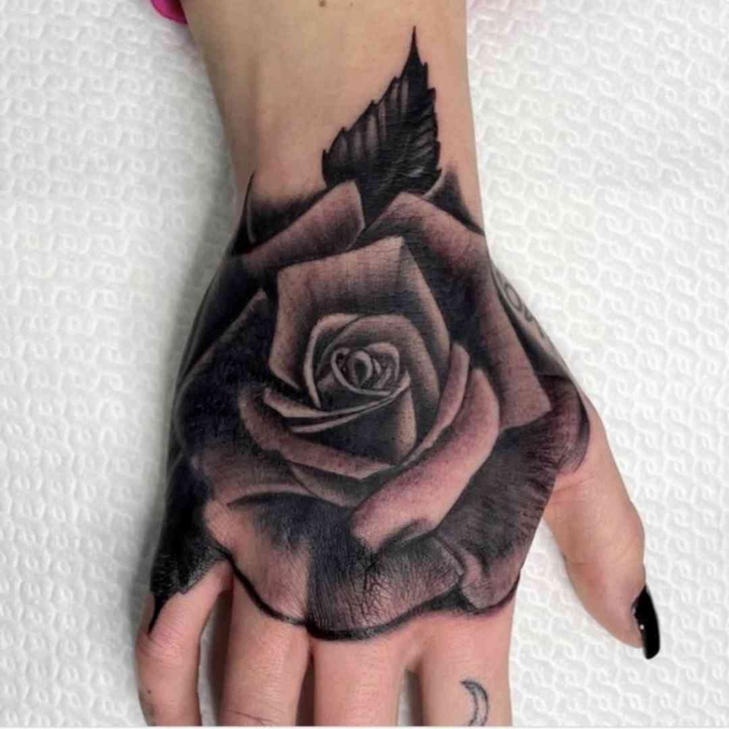 Floral stipple shading tattoo | Henna tattoo designs arm, Tattoos, Left arm  tattoos