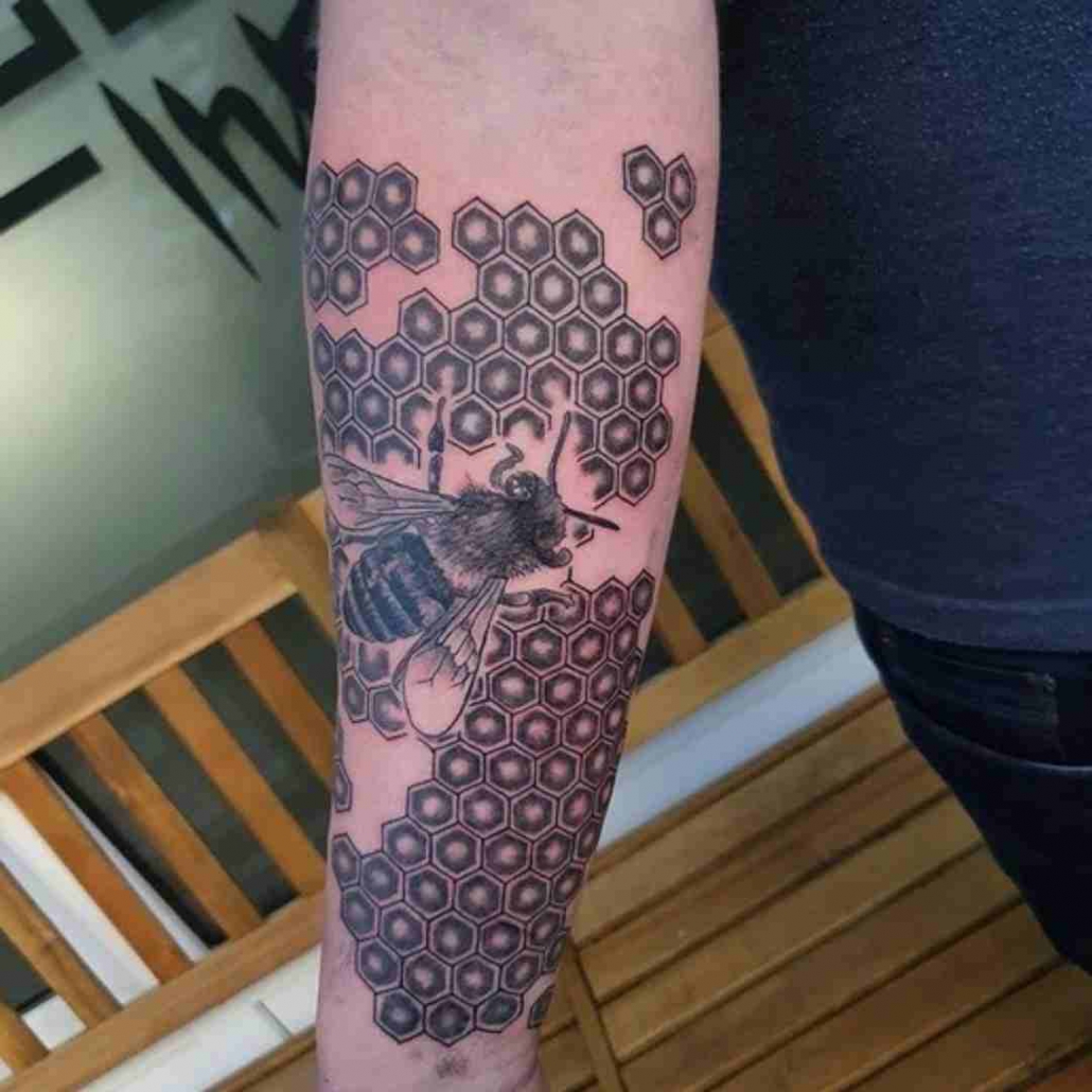 Black Honeycomb Tattoo | Geometric tattoos men, Geometric sleeve tattoo, Honeycomb  tattoo